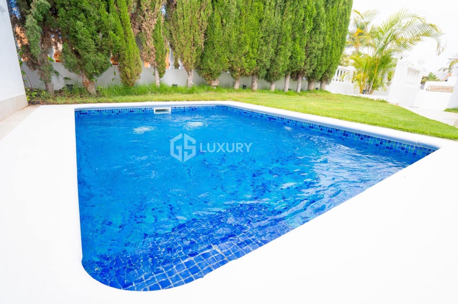 5 bedroom Villa for sale in Adeje with garage - € 3,300,000 (Ref: 9676117)