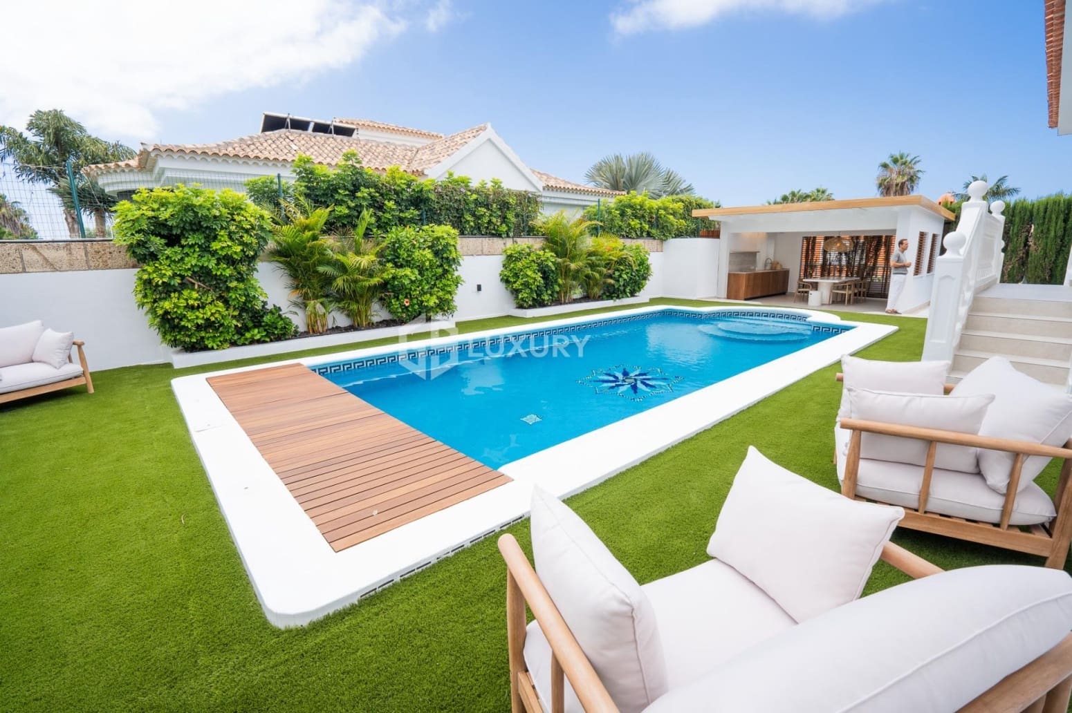 5 bedroom Villa for sale in Adeje with garage - € 3,300,000 (Ref: 9676117)