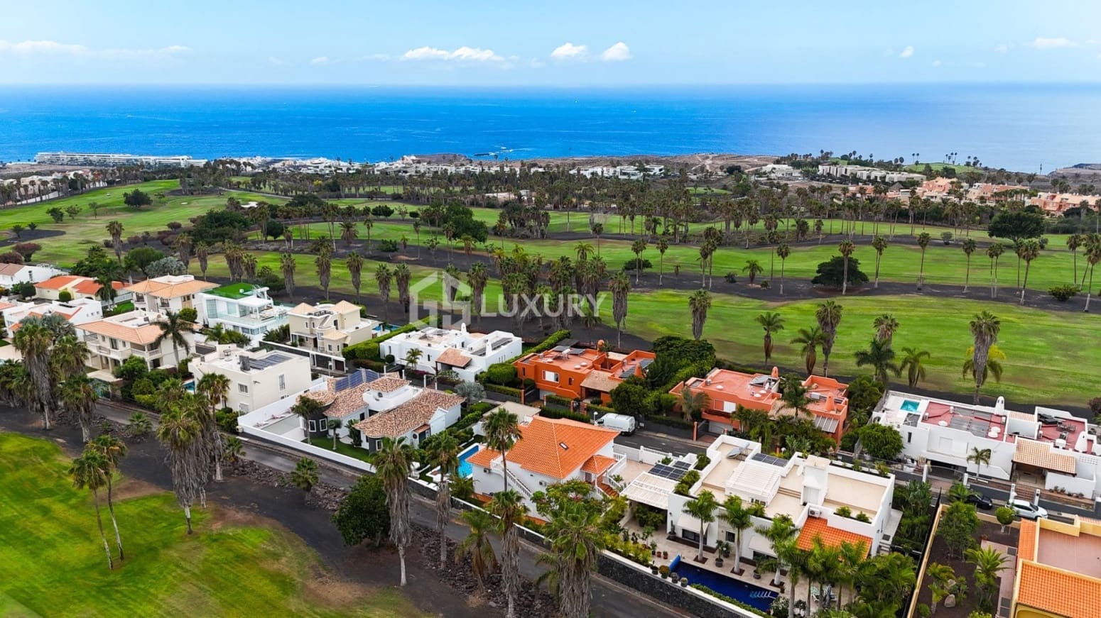 5 bedroom Villa for sale in Adeje with garage - € 3,300,000 (Ref: 9676117)