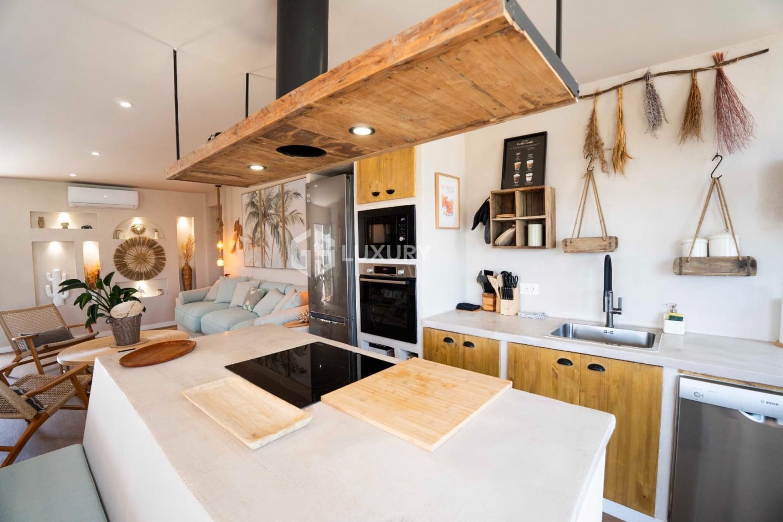 5 bedroom Villa for sale in Arona with garage - € 1,450,000 (Ref: 9676119)