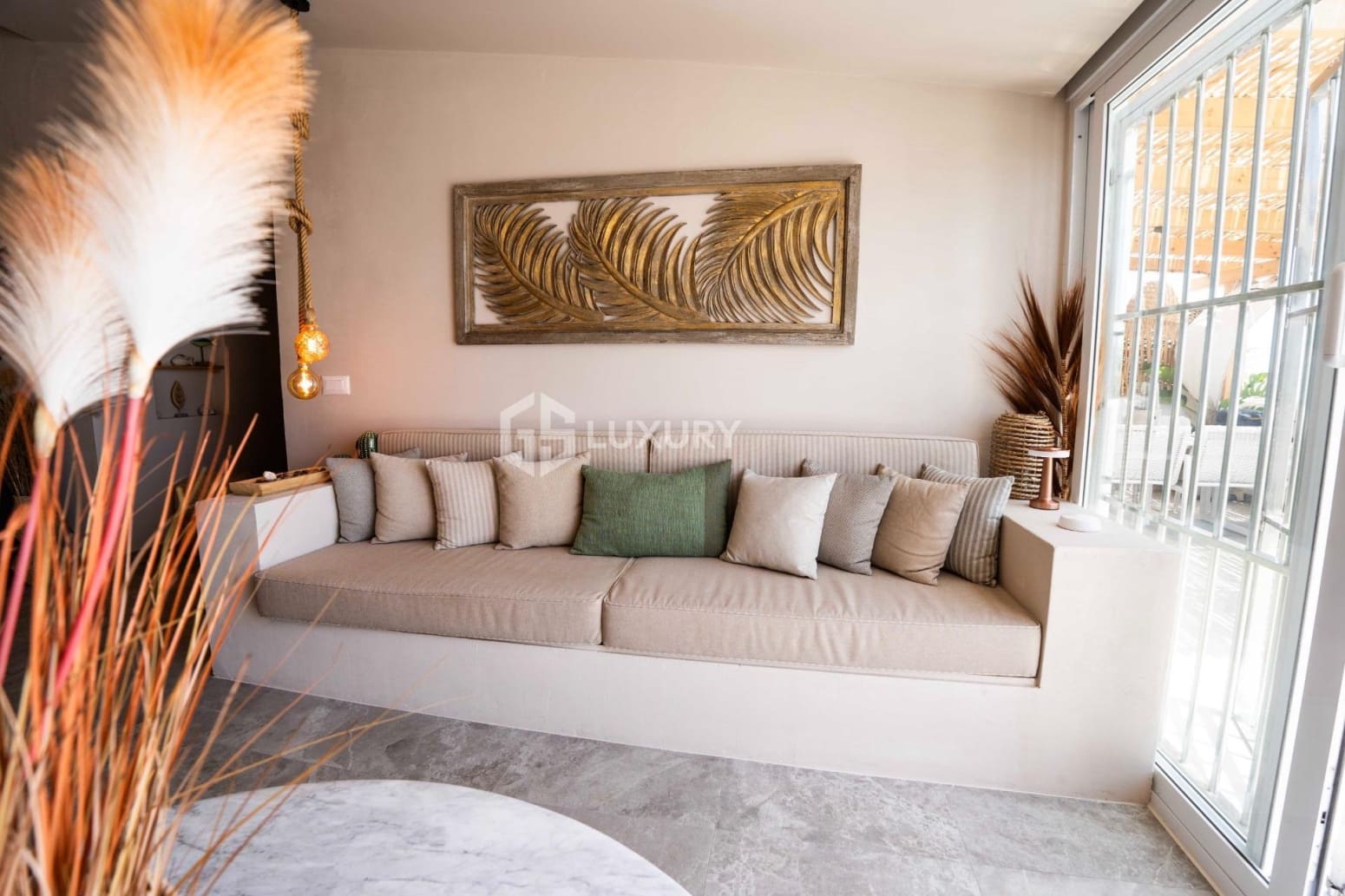 5 bedroom Villa for sale in Arona with garage - € 1,450,000 (Ref: 9676119)