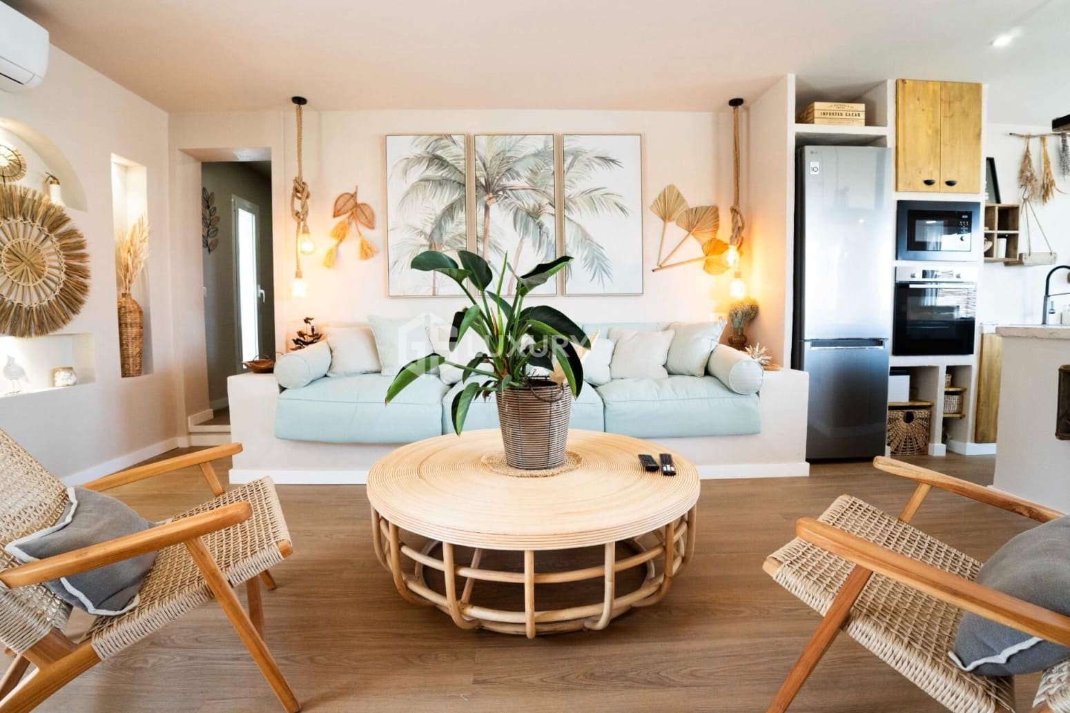 5 bedroom Villa for sale in Arona with garage - € 1,450,000 (Ref: 9676119)