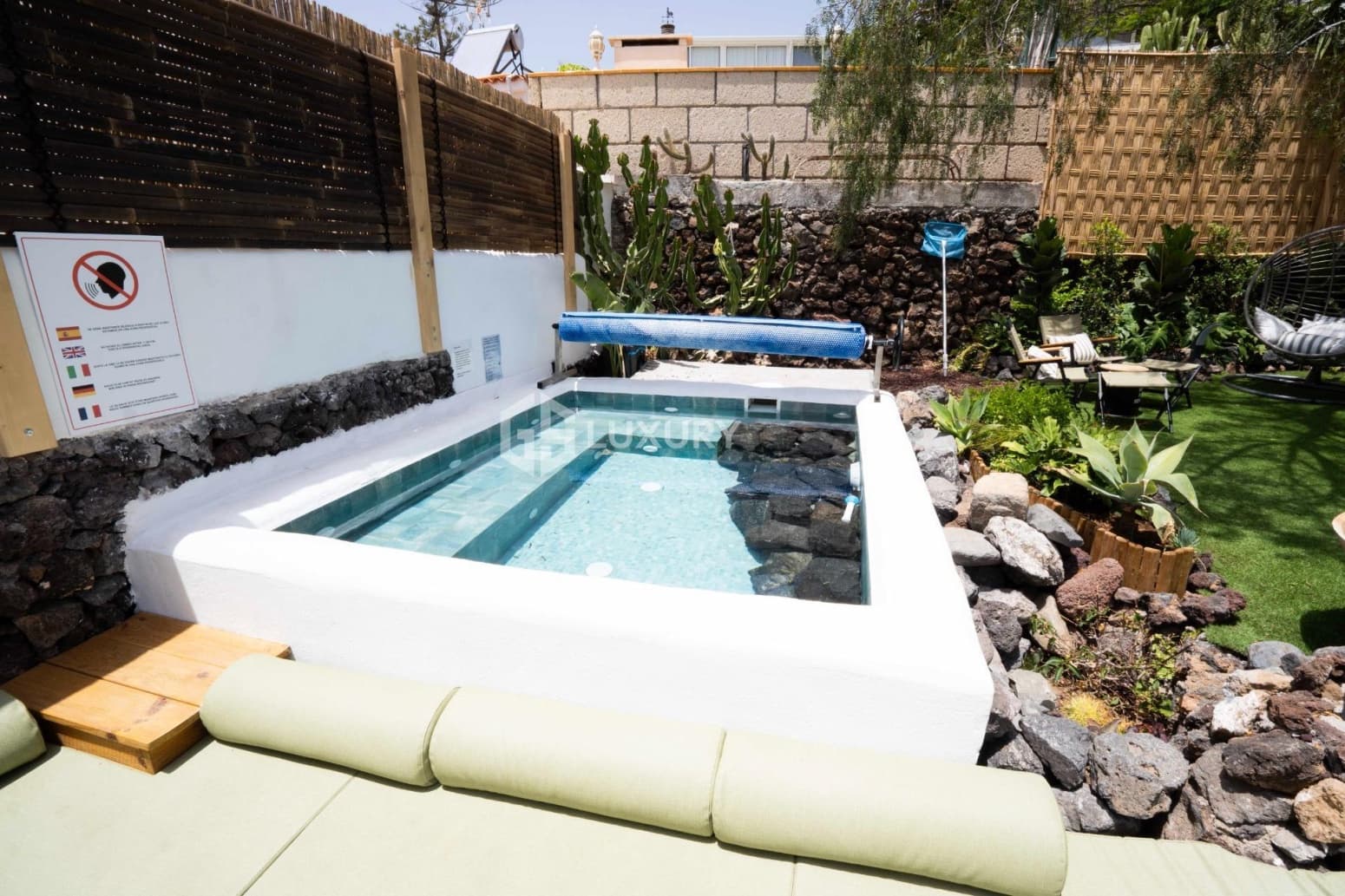 5 bedroom Villa for sale in Arona with garage - € 1,450,000 (Ref: 9676119)