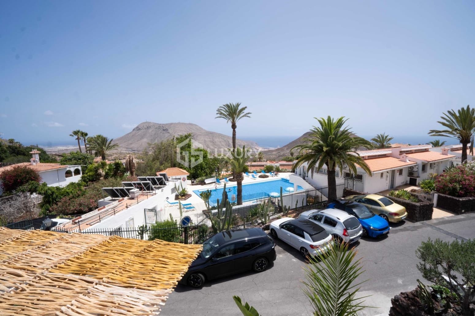 5 bedroom Villa for sale in Arona with garage - € 1,450,000 (Ref: 9676119)