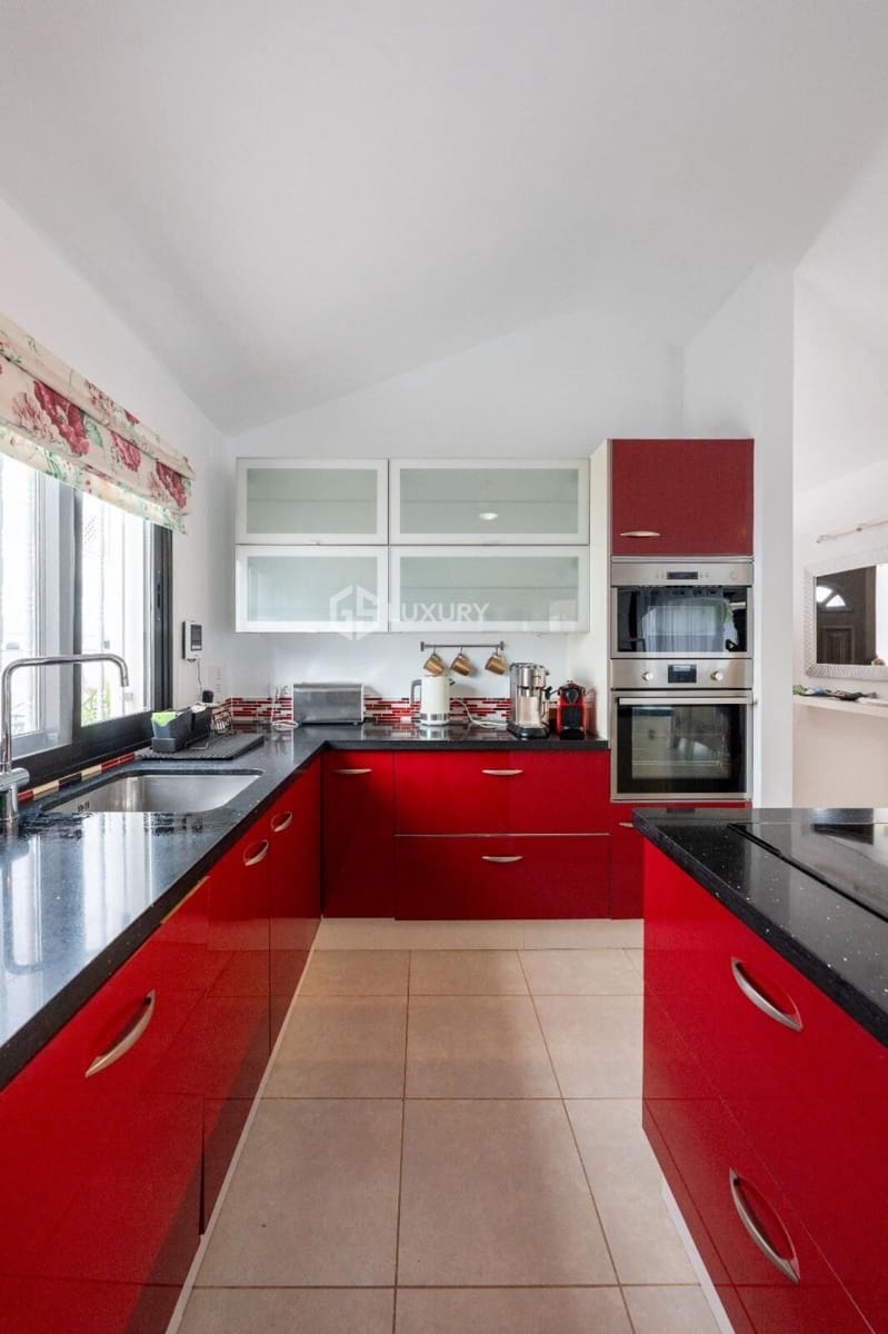 4 bedroom Villa for sale in San Miguel de Abona with garage - € 1,100,000 (Ref: 9676121)