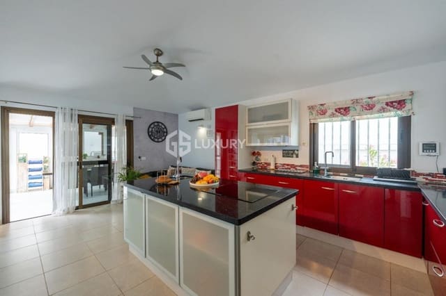 4 soveværelse Villa til salg i San Miguel de Abona med garage - € 1.100.000 (Ref: 9676121)