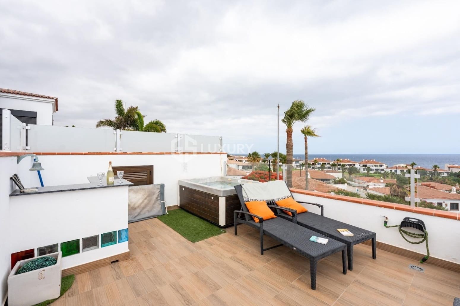 4 bedroom Villa for sale in San Miguel de Abona with garage - € 1,100,000 (Ref: 9676121)