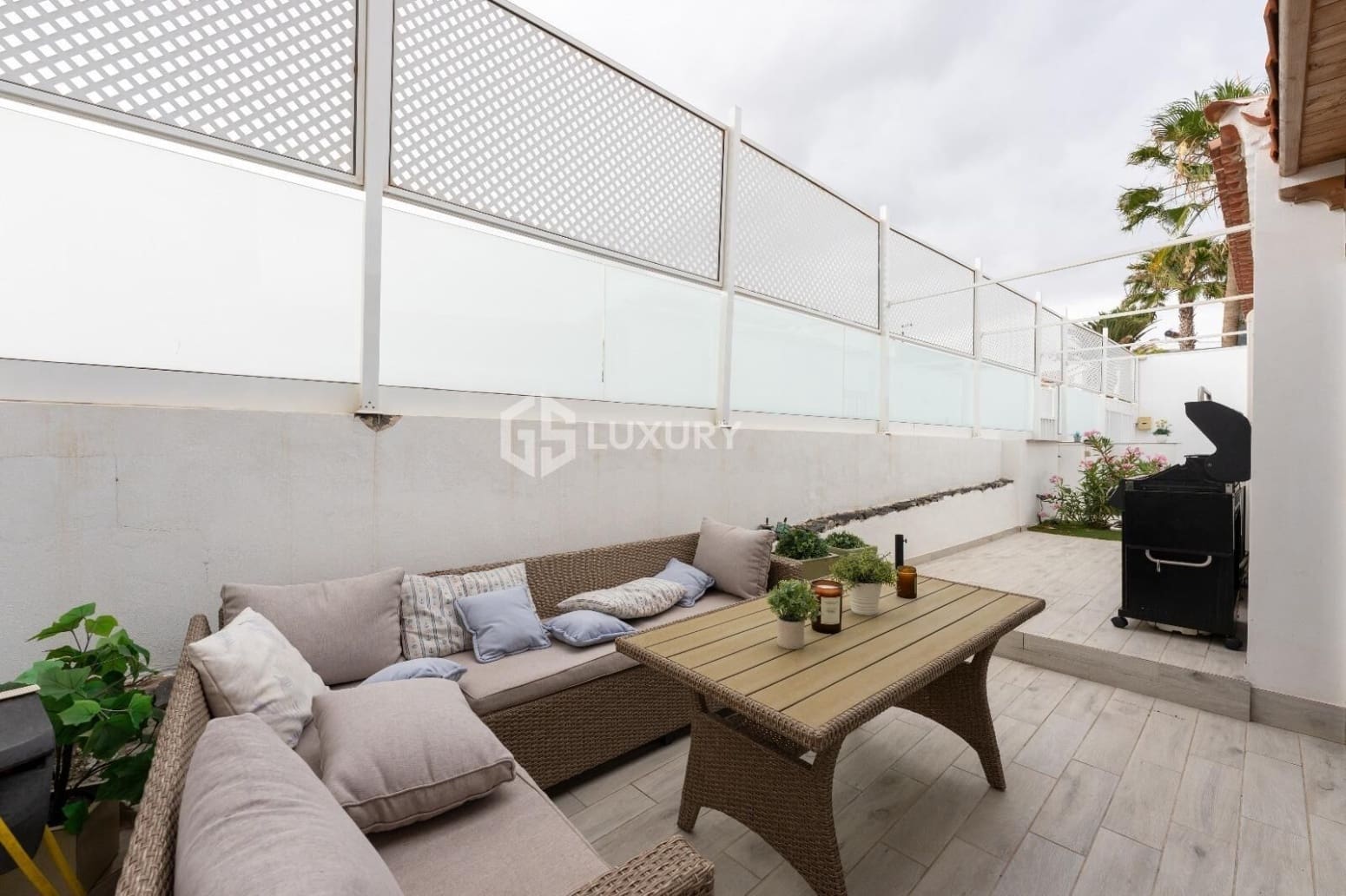 4 bedroom Villa for sale in San Miguel de Abona with garage - € 1,100,000 (Ref: 9676121)