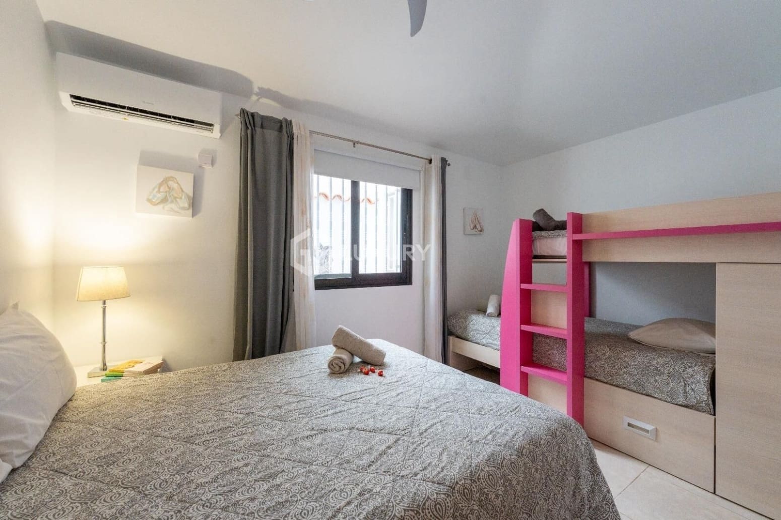 4 bedroom Villa for sale in San Miguel de Abona with garage - € 1,100,000 (Ref: 9676121)