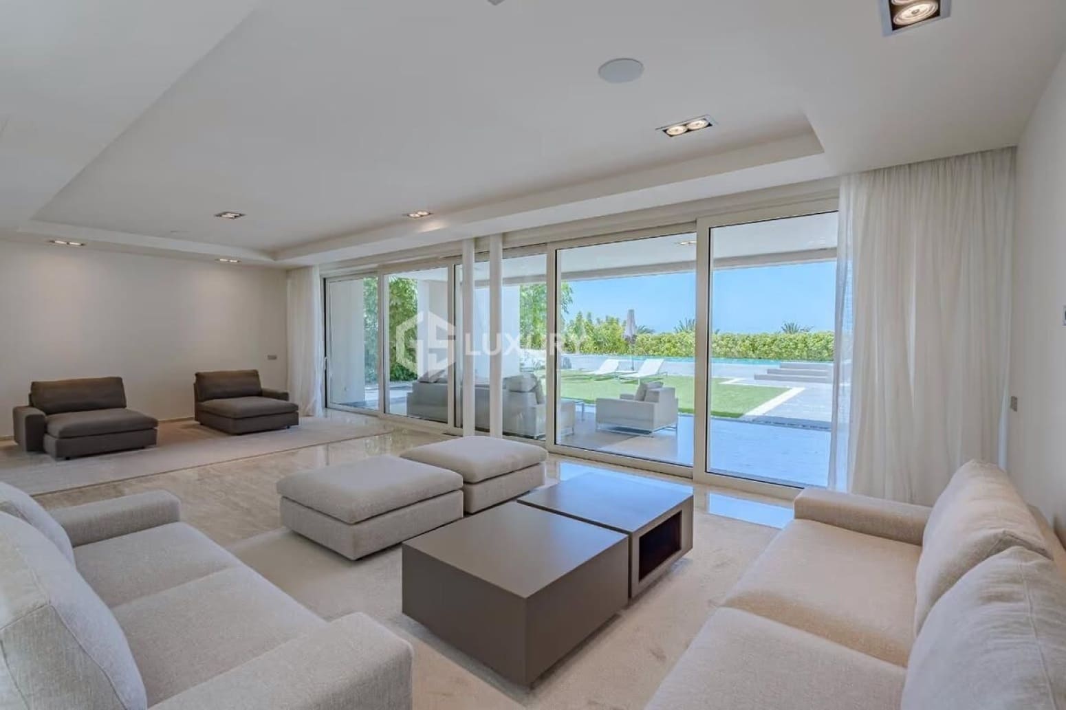 4 bedroom Villa for sale in Adeje with garage - € 3,700,000 (Ref: 9676122)