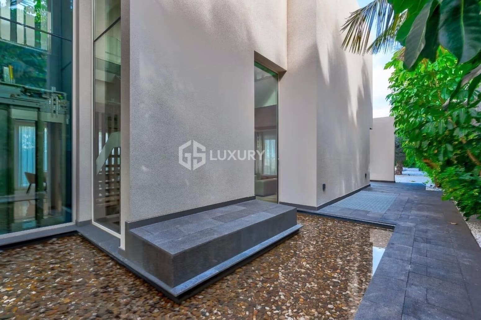 4 bedroom Villa for sale in Adeje with garage - € 3,700,000 (Ref: 9676122)