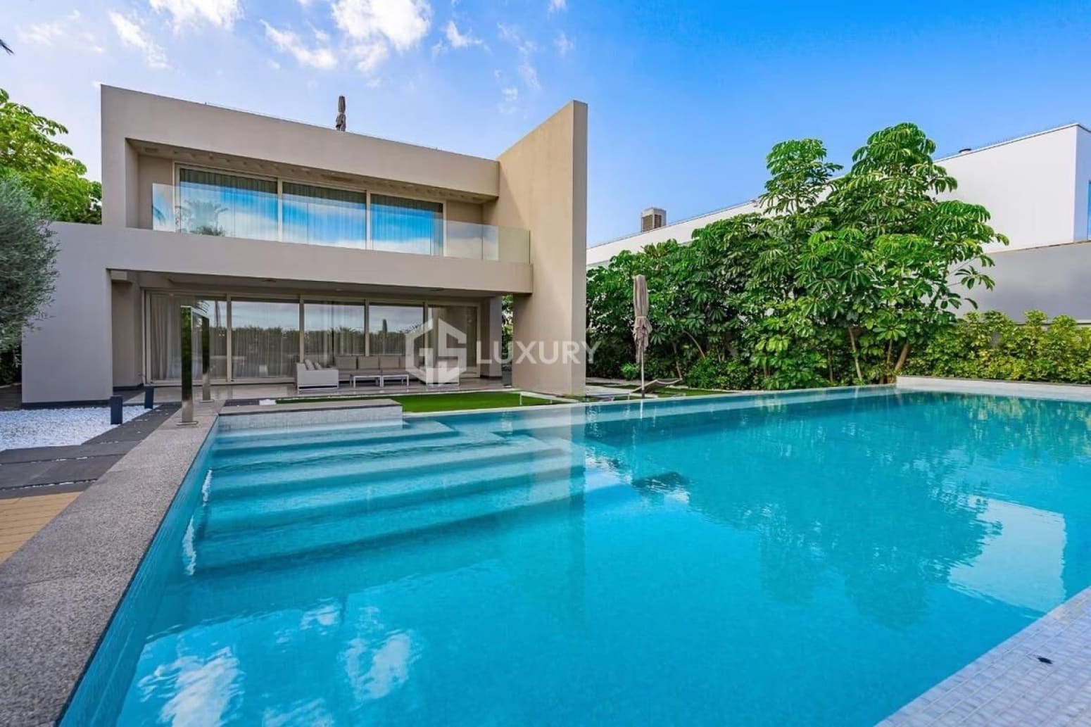 4 bedroom Villa for sale in Adeje with garage - € 3,700,000 (Ref: 9676122)