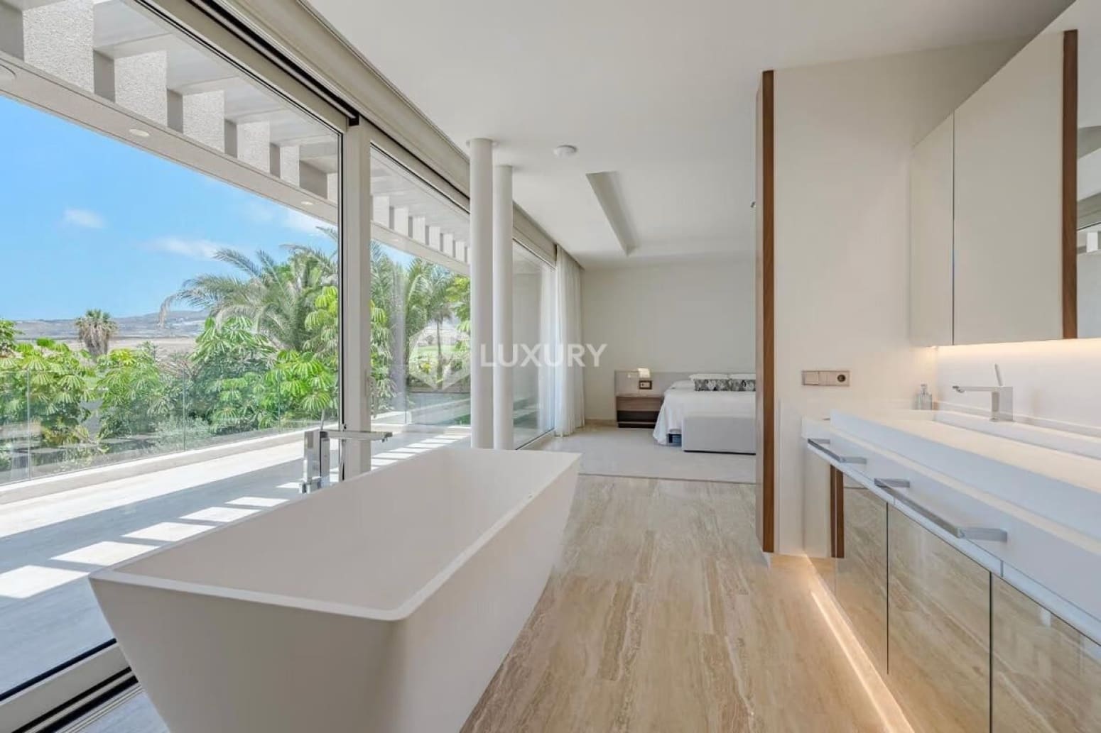 4 bedroom Villa for sale in Adeje with garage - € 3,700,000 (Ref: 9676122)