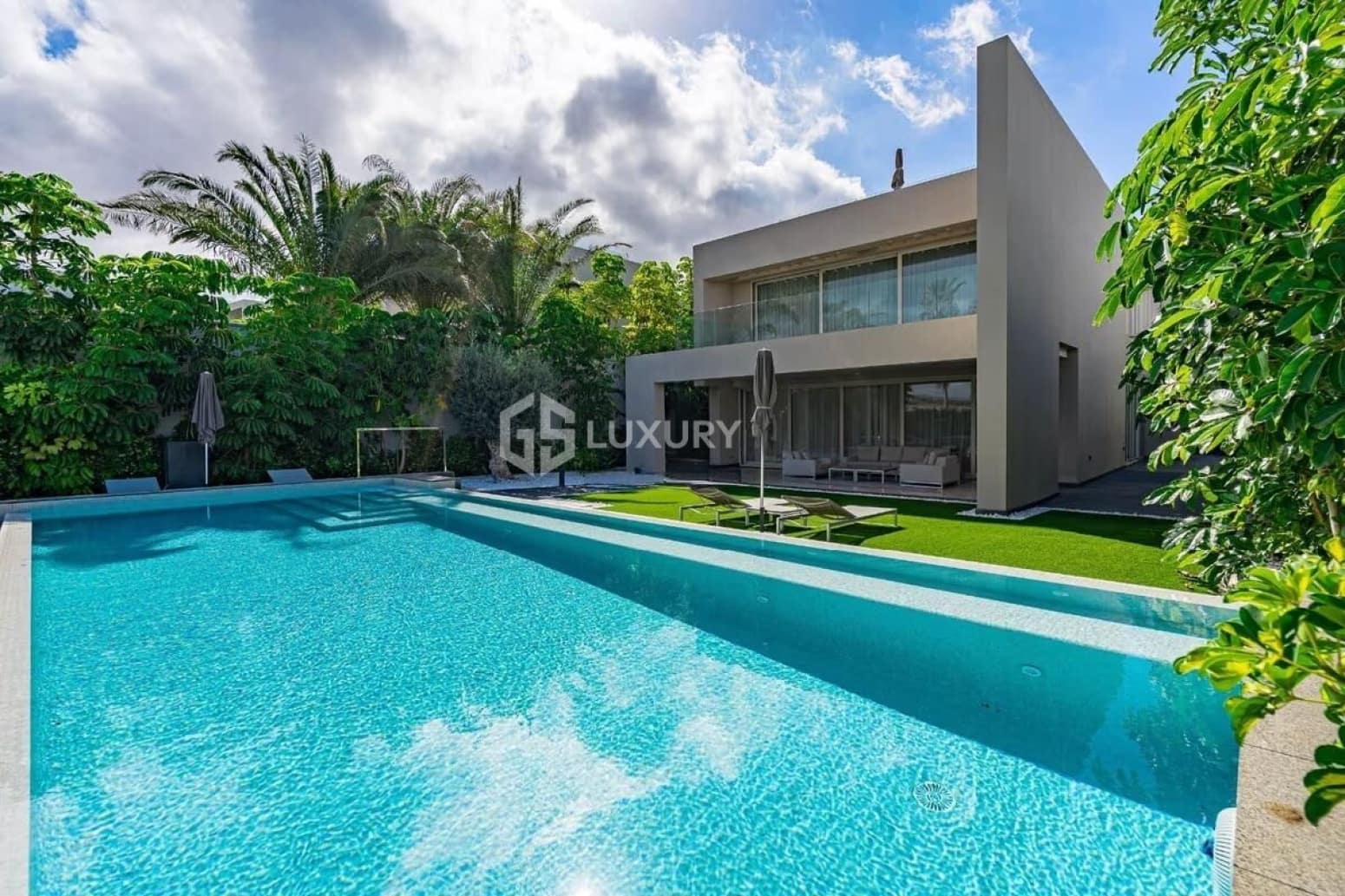 4 bedroom Villa for sale in Adeje with garage - € 3,700,000 (Ref: 9676122)
