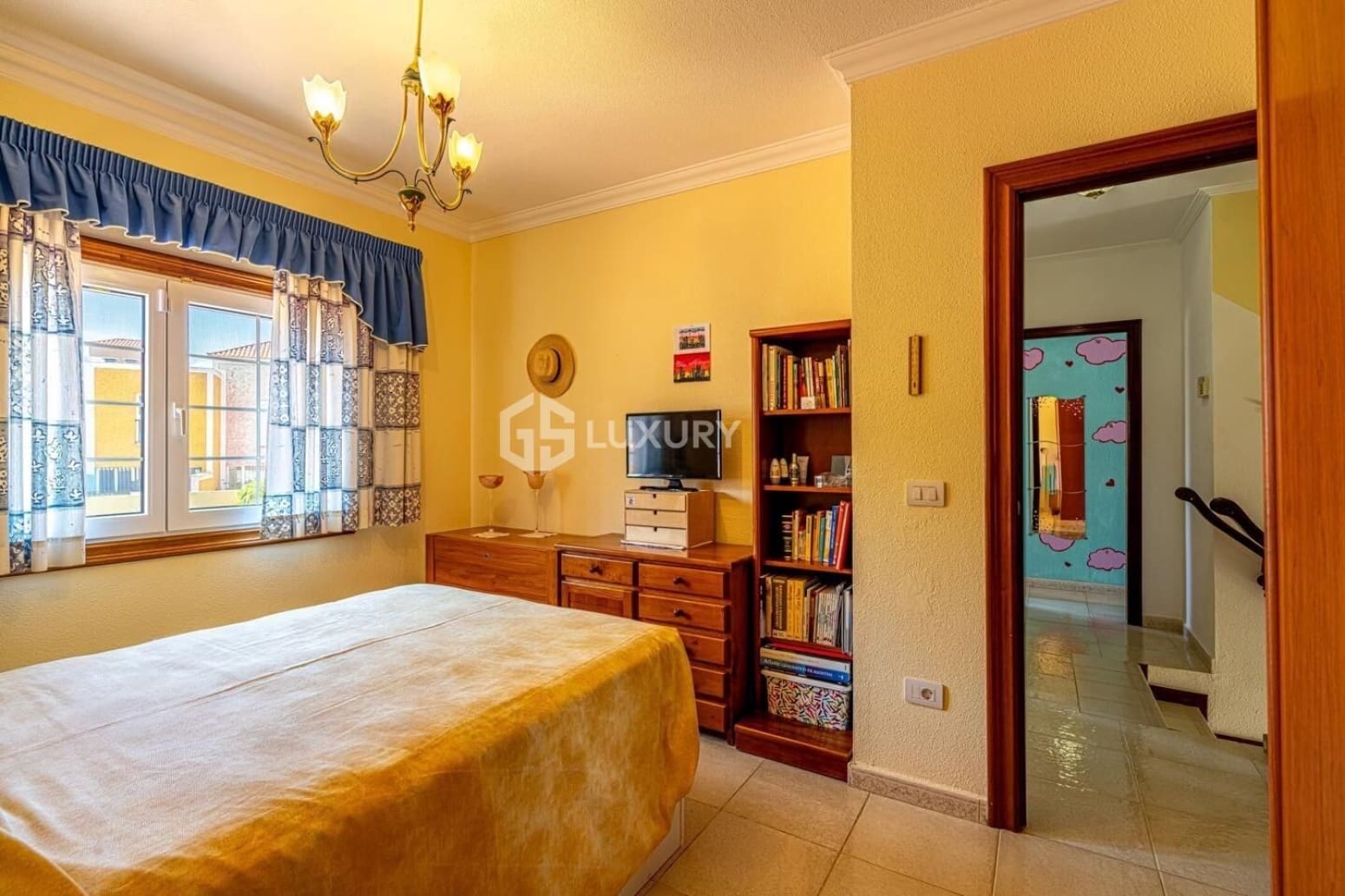 4 slaapkamer Villa te koop in Adeje met garage - € 1.250.000 (Ref: 9676126)