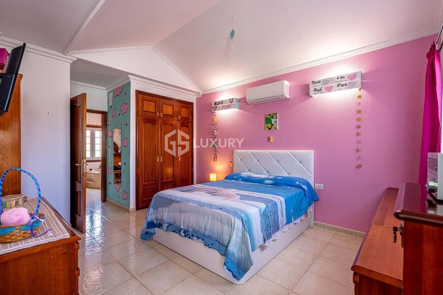 4 slaapkamer Villa te koop in Adeje met garage - € 1.250.000 (Ref: 9676126)