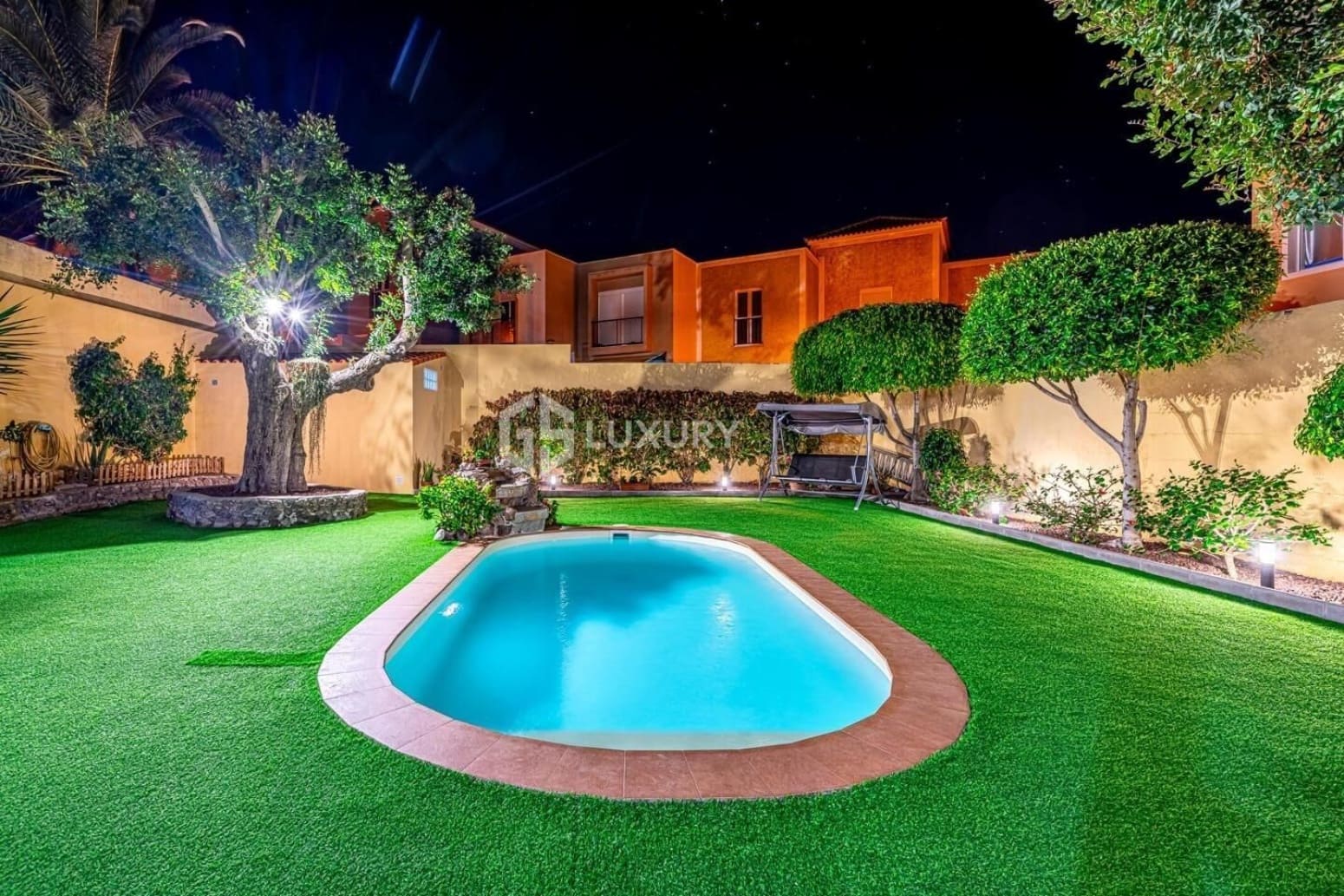 4 slaapkamer Villa te koop in Adeje met garage - € 1.250.000 (Ref: 9676126)