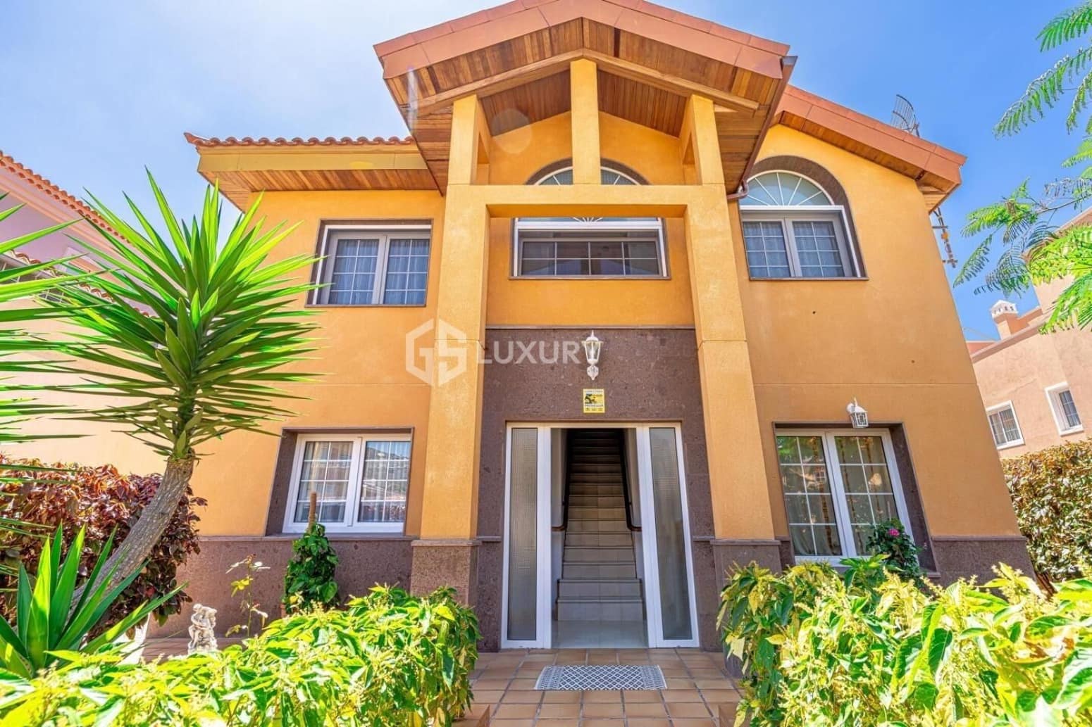 4 slaapkamer Villa te koop in Adeje met garage - € 1.250.000 (Ref: 9676126)