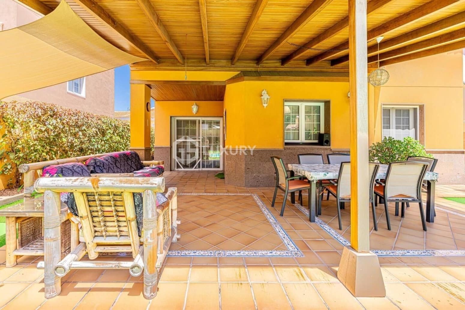 4 slaapkamer Villa te koop in Adeje met garage - € 1.250.000 (Ref: 9676126)