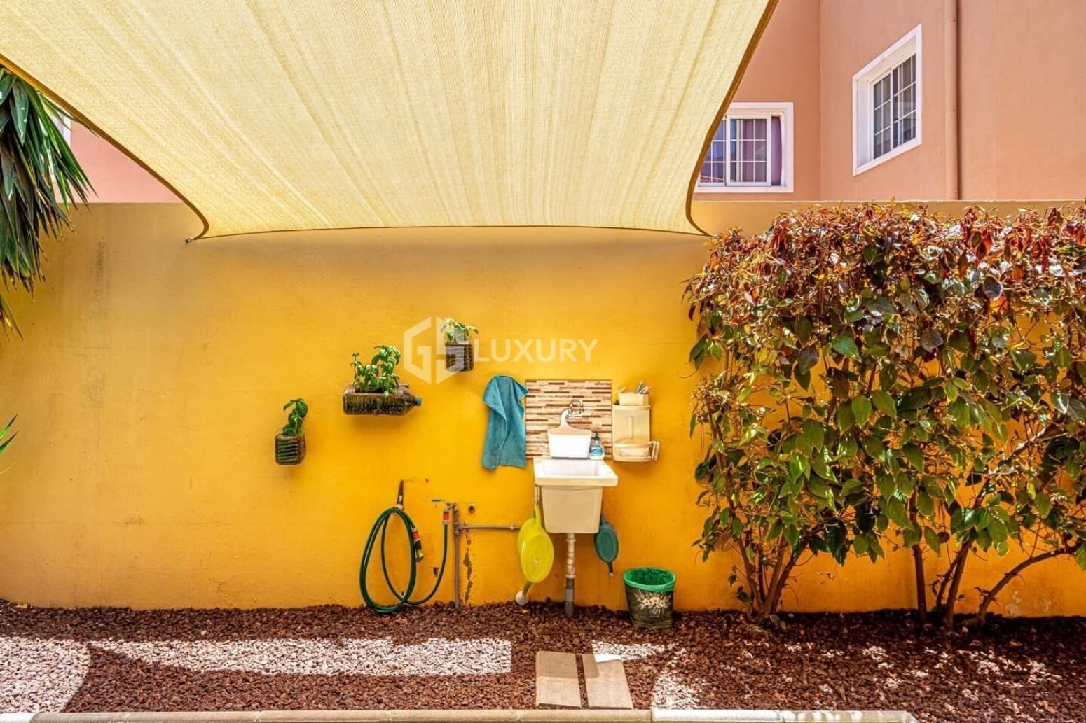 4 slaapkamer Villa te koop in Adeje met garage - € 1.250.000 (Ref: 9676126)