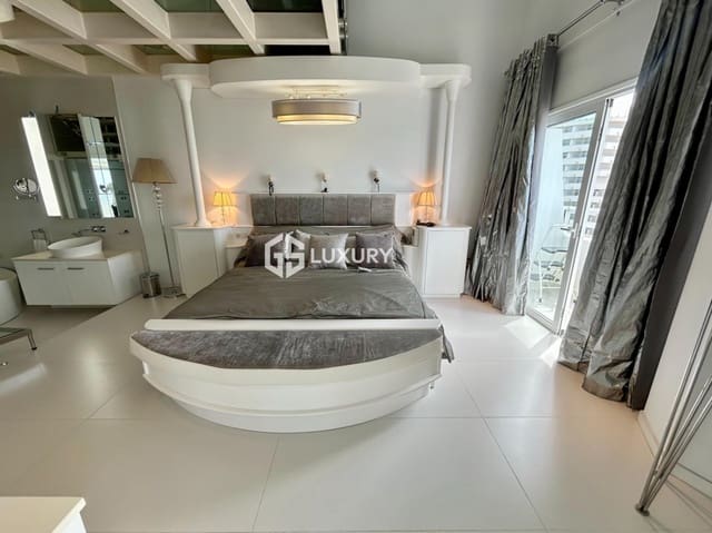 1 bedroom Flat for sale in San Eugenio Bajo, Adeje with garage - € 1,595,000 (Ref: 9676127)