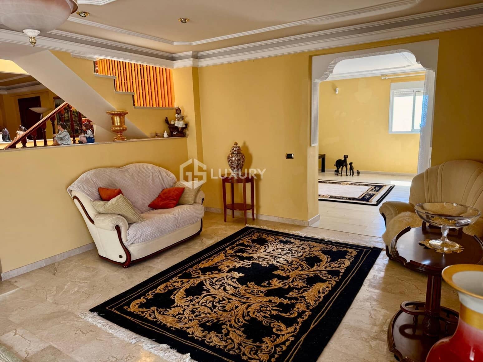 6 bedroom Villa for sale in Adeje with garage - € 1,870,000 (Ref: 9676128)