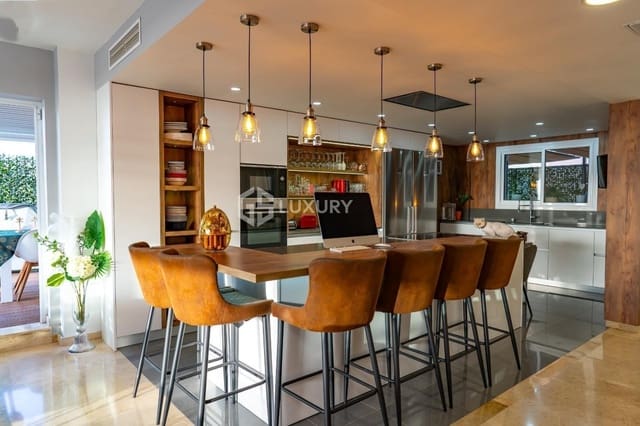 4 sovrum Villa till salu i Puerto Santiago, Santiago del Teide med garage - 995 000 € (Ref: 9676130)