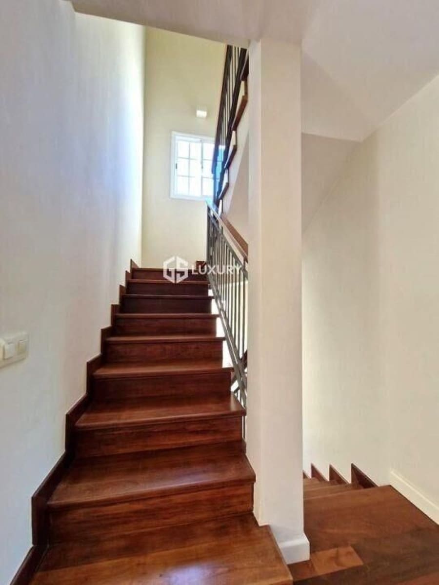 4 bedroom Villa for sale in Adeje with garage - € 1,499,000 (Ref: 9676132)