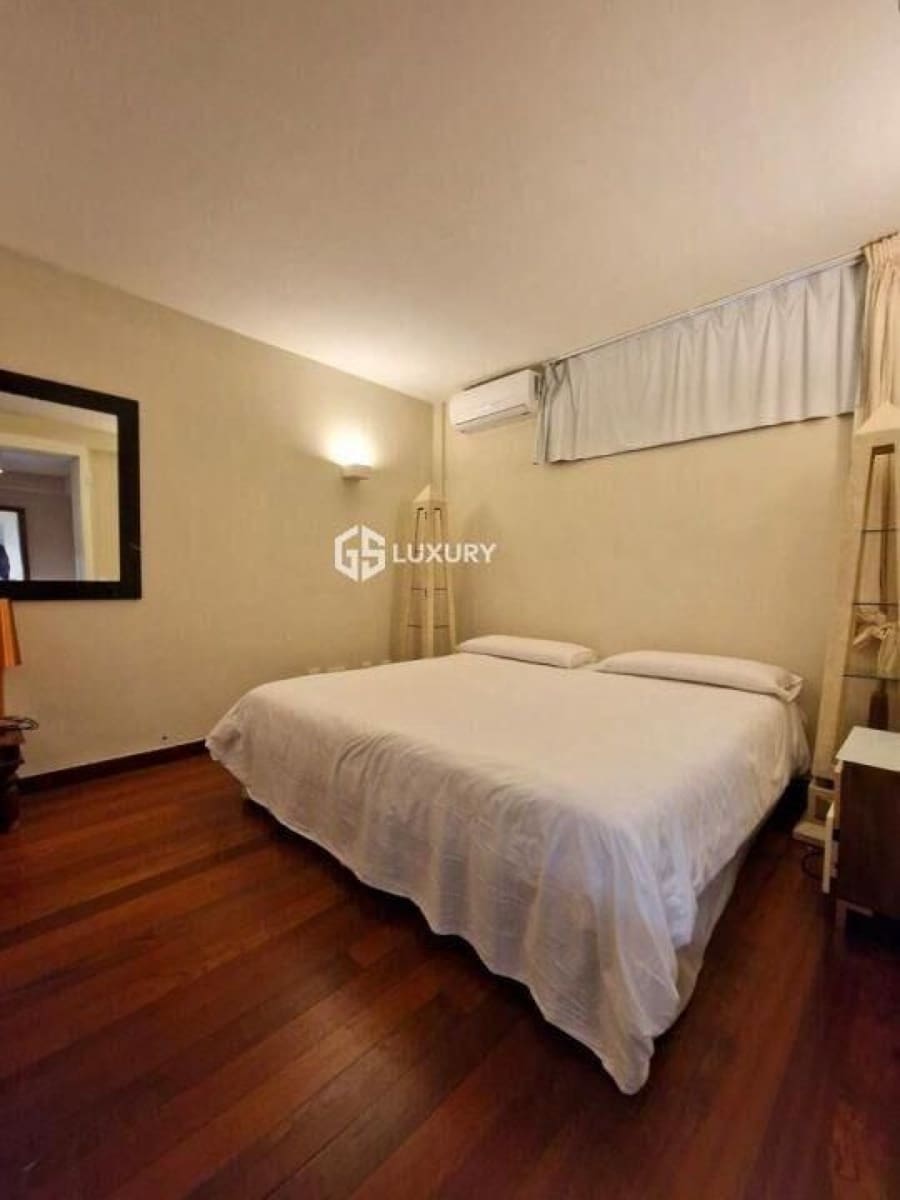 4 bedroom Villa for sale in Adeje with garage - € 1,499,000 (Ref: 9676132)