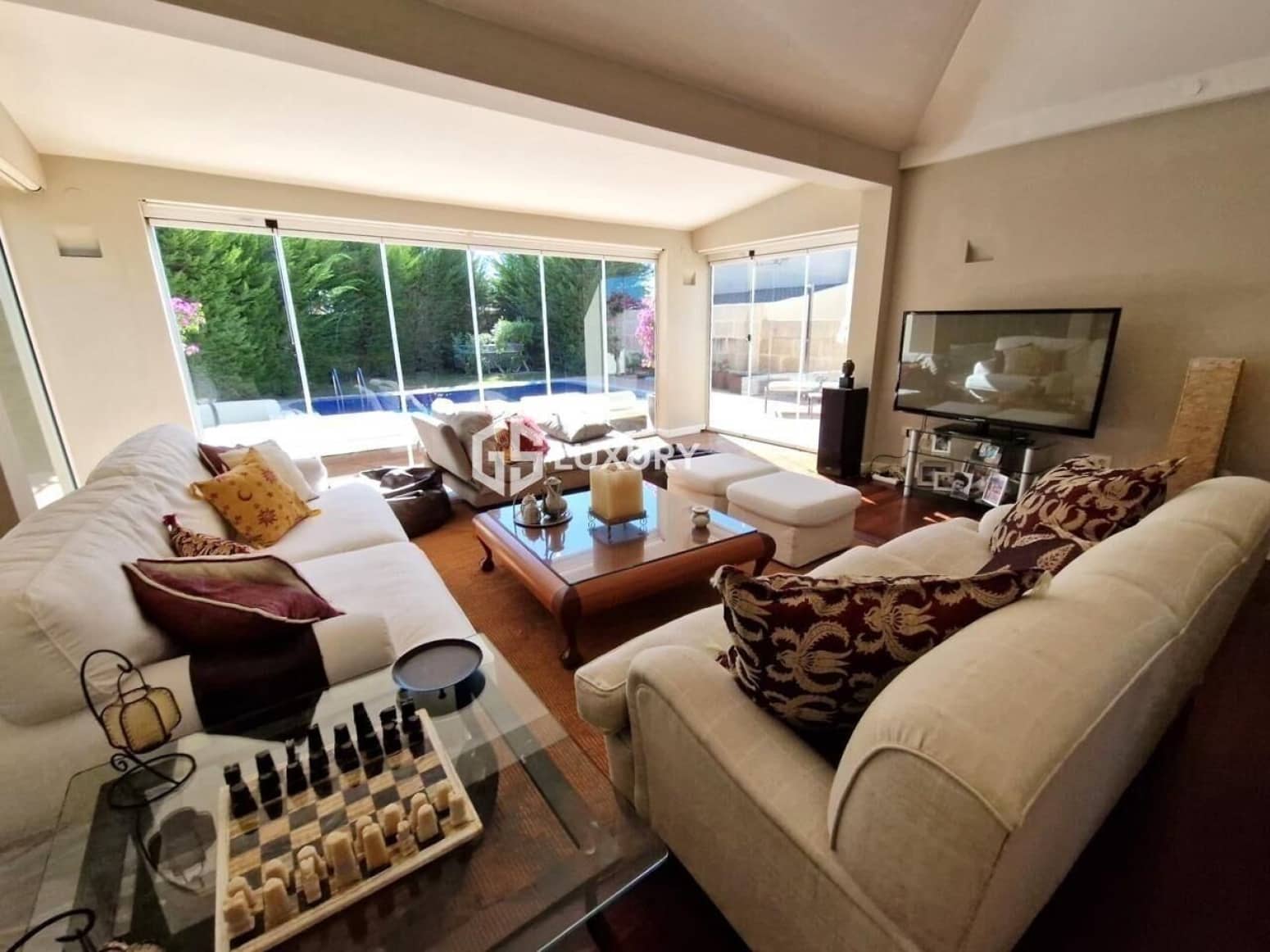 4 bedroom Villa for sale in Adeje with garage - € 1,499,000 (Ref: 9676132)