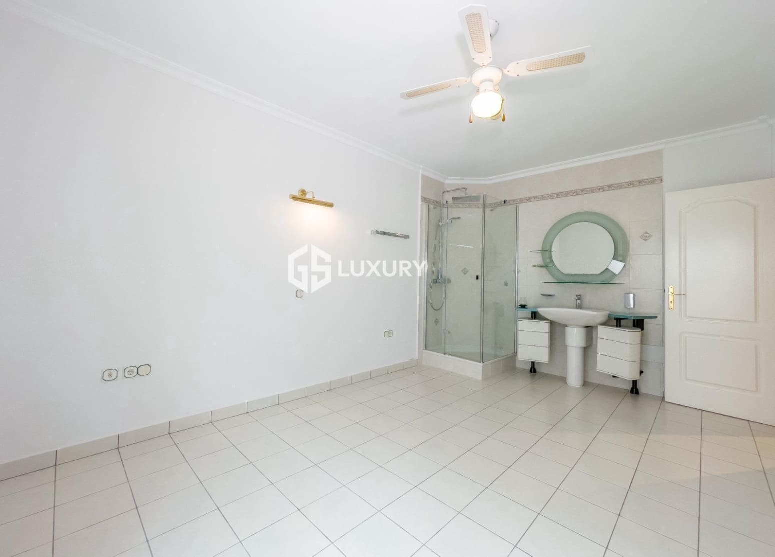 3 bedroom Villa for sale in Adeje with garage - € 2,950,000 (Ref: 9676134)