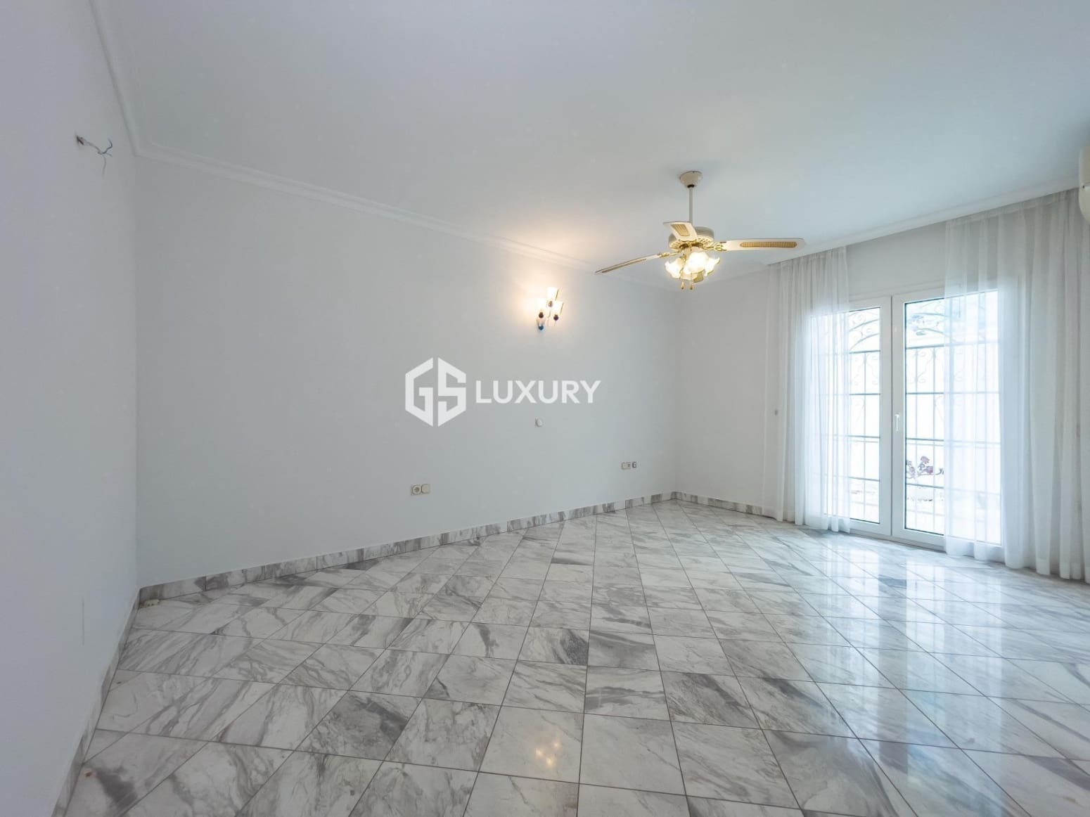 3 bedroom Villa for sale in Adeje with garage - € 2,950,000 (Ref: 9676134)