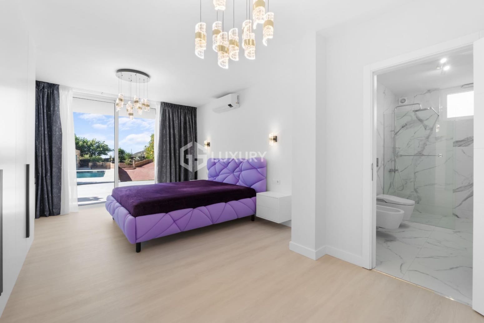 5 bedroom Villa for sale in San Miguel de Abona with garage - € 1,950,000 (Ref: 9676135)