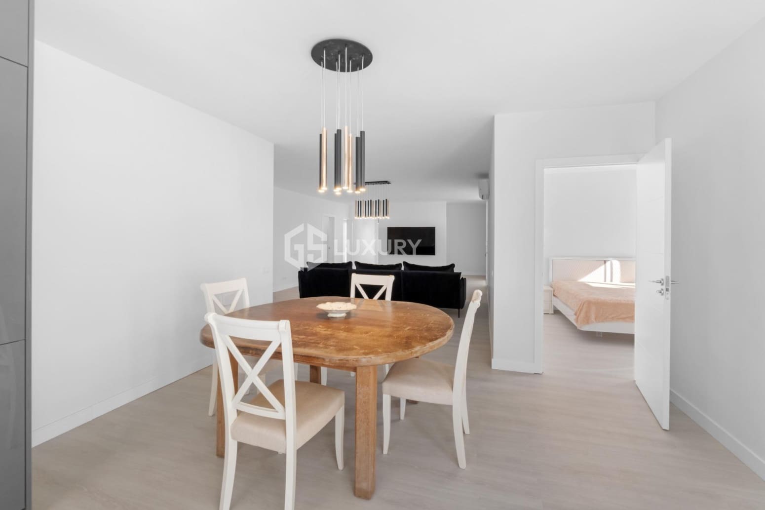 5 bedroom Villa for sale in San Miguel de Abona with garage - € 1,950,000 (Ref: 9676135)