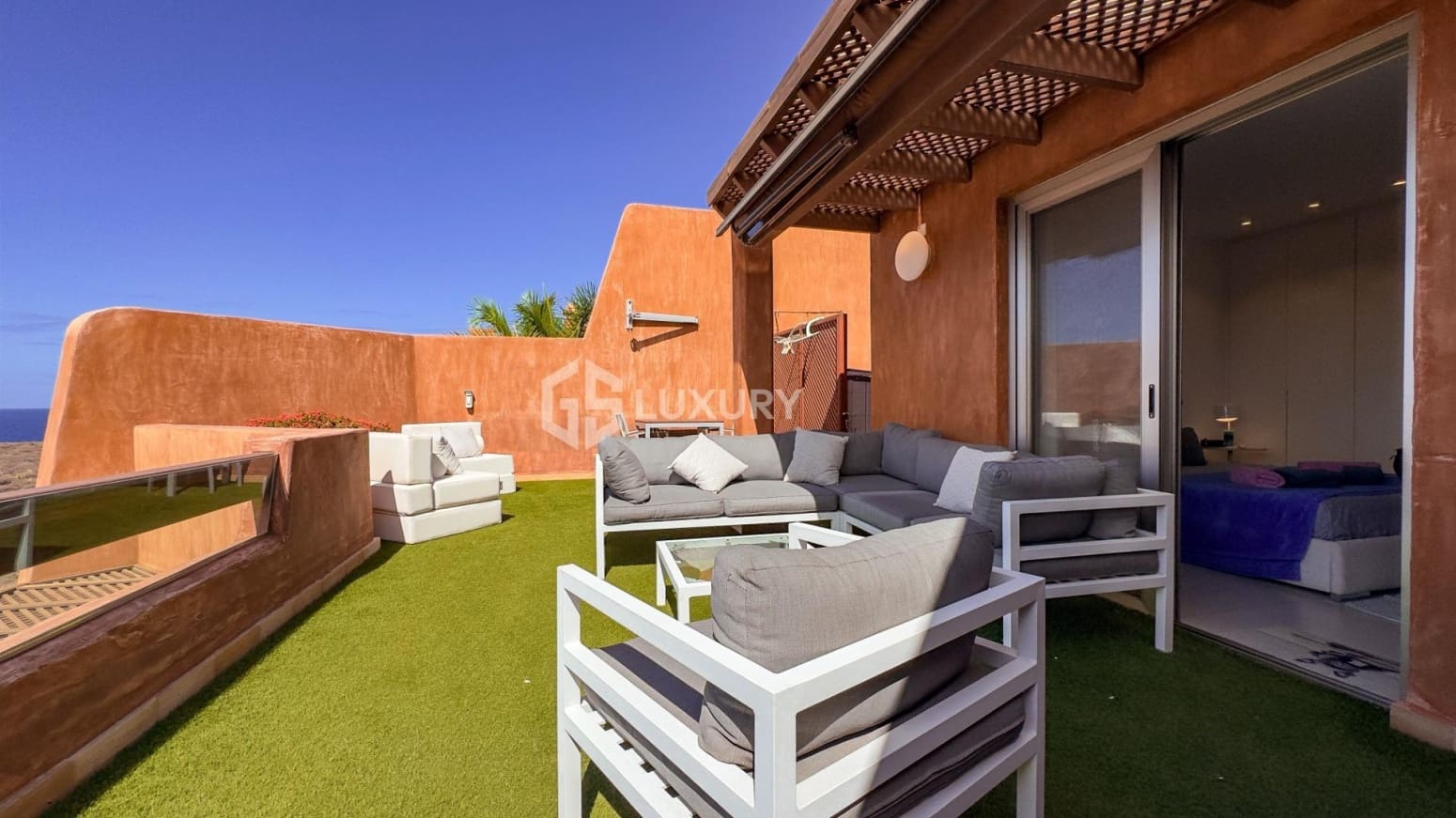 Piso de 2 habitaciones en Arona en venta con garaje - 945.000 € (Ref: 9676136)