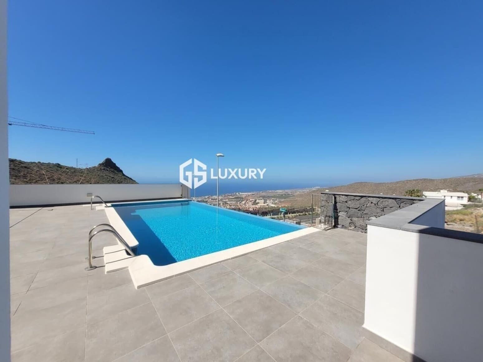 4 quarto Moradia para venda em Adeje com garagem - 1 900 000 € (Ref: 9676138)