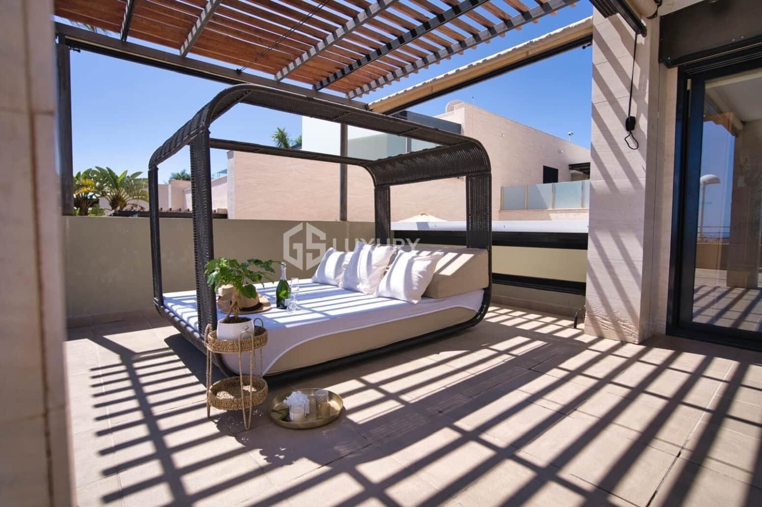 4 Zimmer Villa zu vermieten in Adeje mit Garage - 7.500 € (Ref: 9676140)