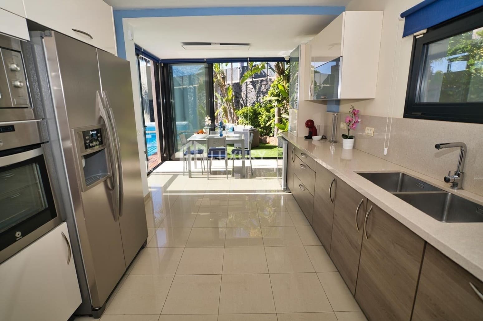 4 Zimmer Villa zu vermieten in Adeje mit Garage - 7.500 € (Ref: 9676140)