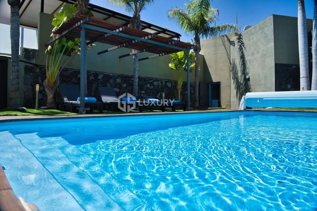 4 Zimmer Villa zu vermieten in San Eugenio Alto, Adeje mit Garage - 7.500 € (Ref: 9676140)