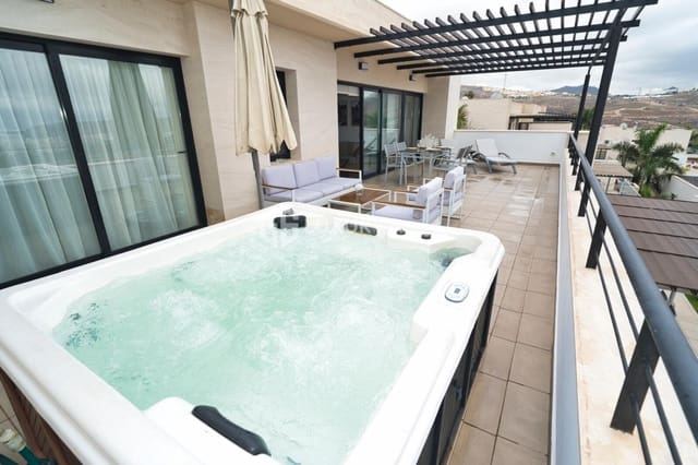 3 Zimmer Wohnung zu vermieten in San Eugenio Alto, Adeje mit Garage - 4.500 € (Ref: 9676141)