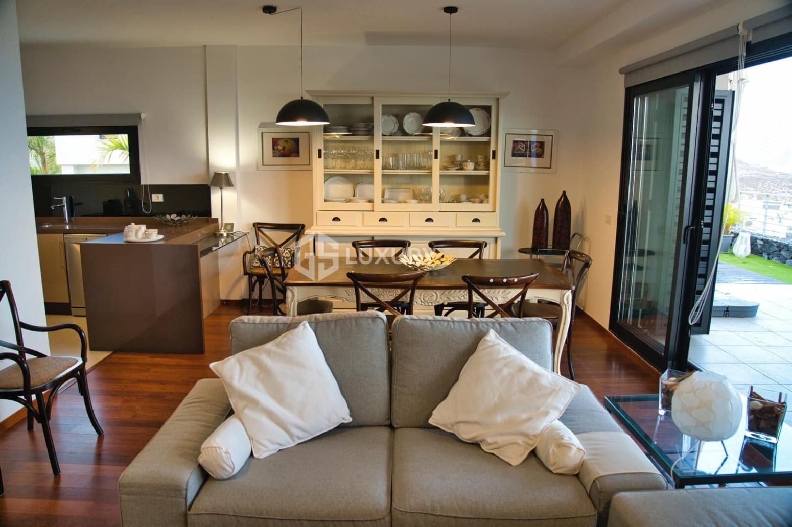 3 quarto Apartamento para arrendar em Adeje com garagem - 5 000 € (Ref: 9676142)