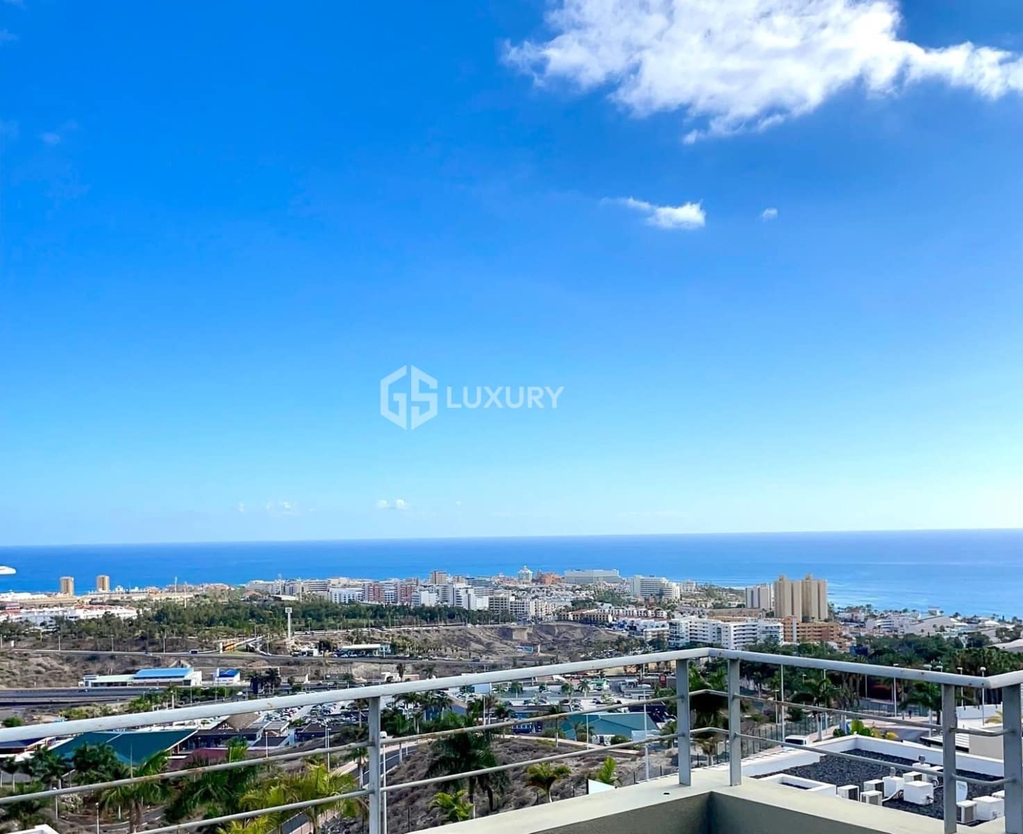 3 quarto Apartamento para arrendar em Adeje com garagem - 5 000 € (Ref: 9676142)