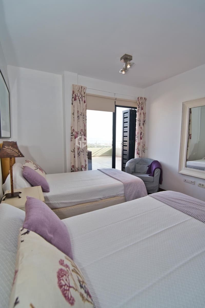 3 bedroom Flat for rent in Adeje with garage - € 5,000 (Ref: 9676142)