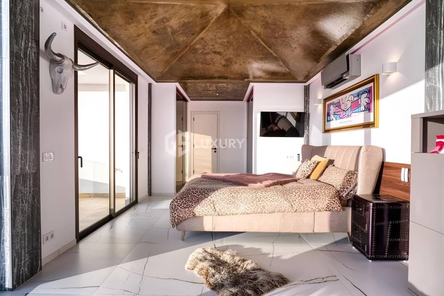 4 bedroom Villa for sale in Adeje with garage - € 5,500,000 (Ref: 9676143)