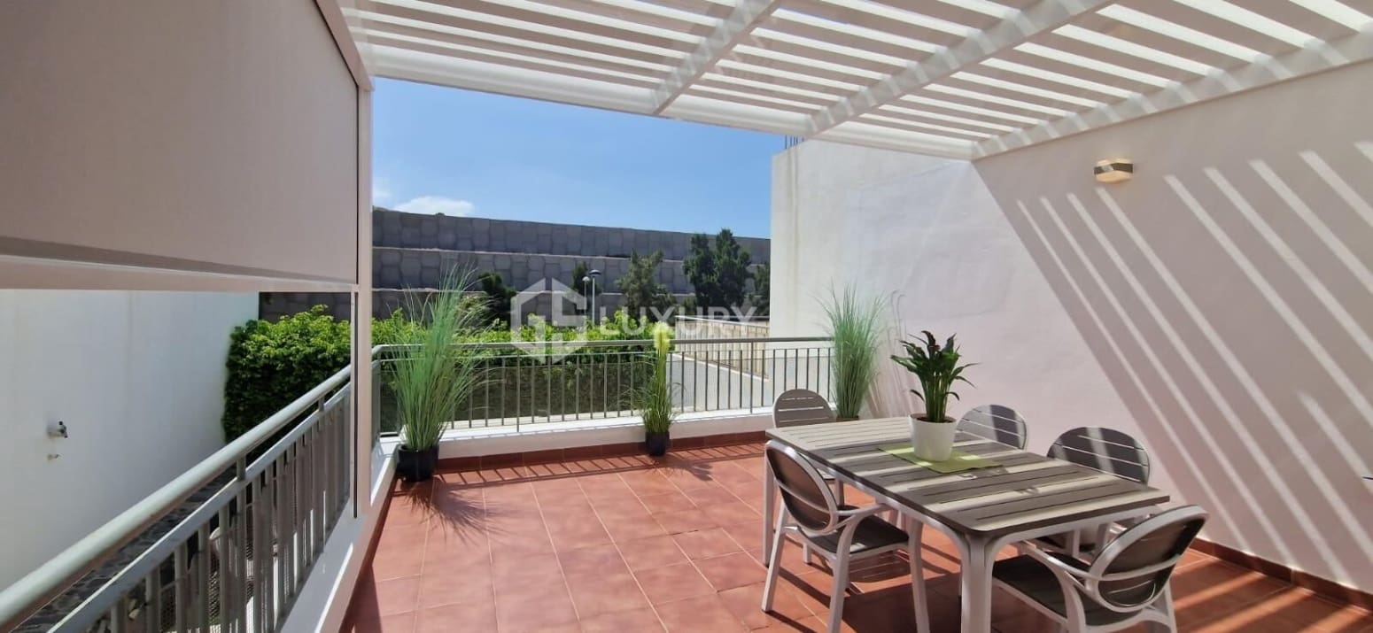 2 bedroom Flat for sale in Adeje with garage - € 715,000 (Ref: 9676145)