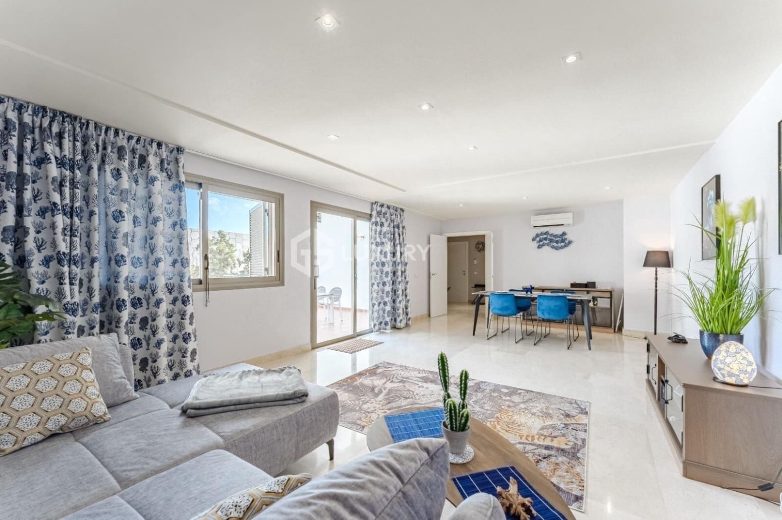 2 bedroom Flat for sale in Adeje with garage - € 715,000 (Ref: 9676145)