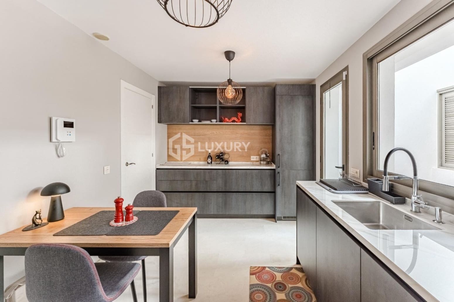 2 bedroom Flat for sale in Adeje with garage - € 715,000 (Ref: 9676145)