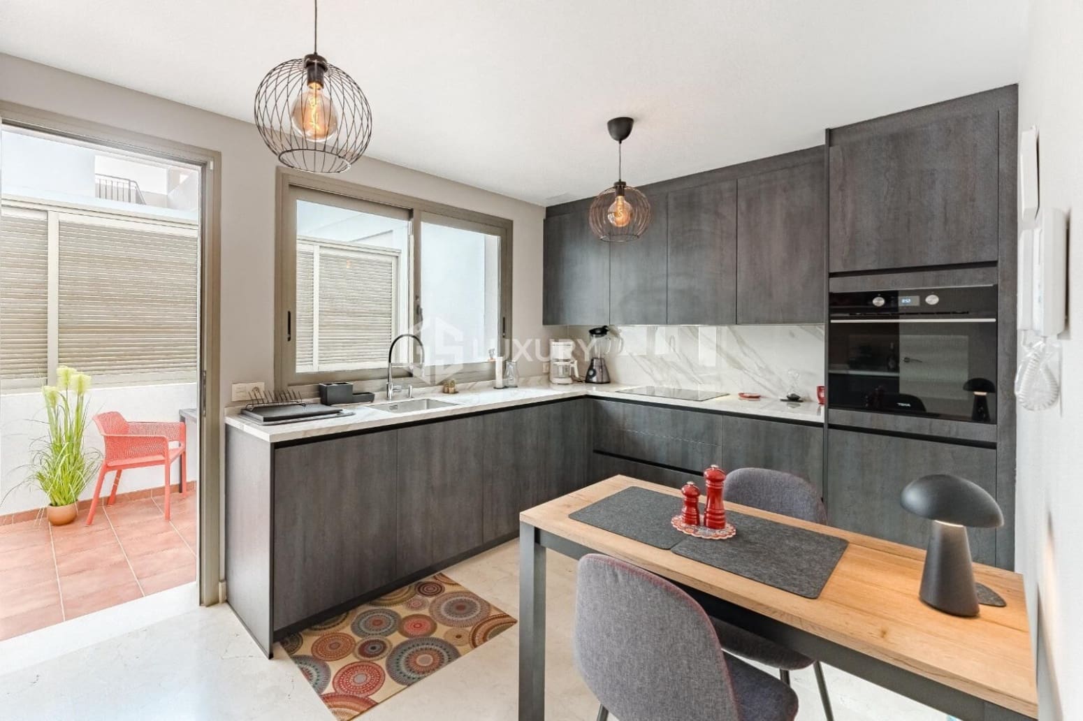 2 bedroom Flat for sale in Adeje with garage - € 715,000 (Ref: 9676145)