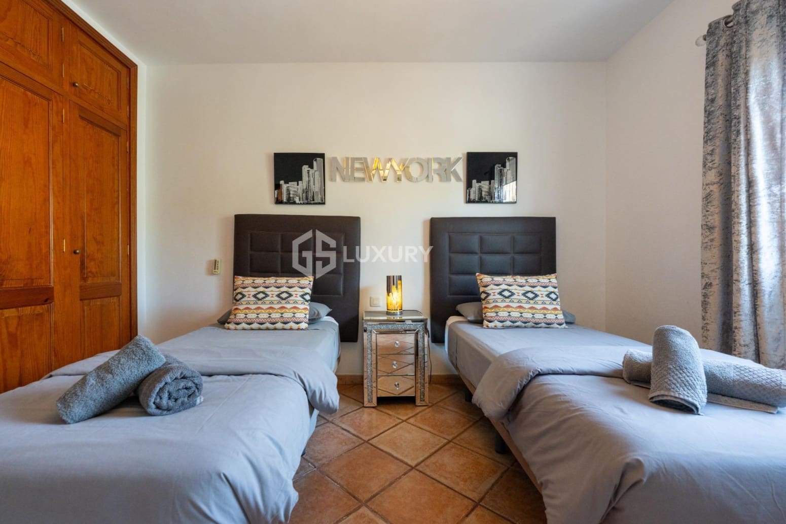 Chalet de 8 habitaciones en San Miguel de Abona en venta con garaje - 1.800.000 € (Ref: 9676146)