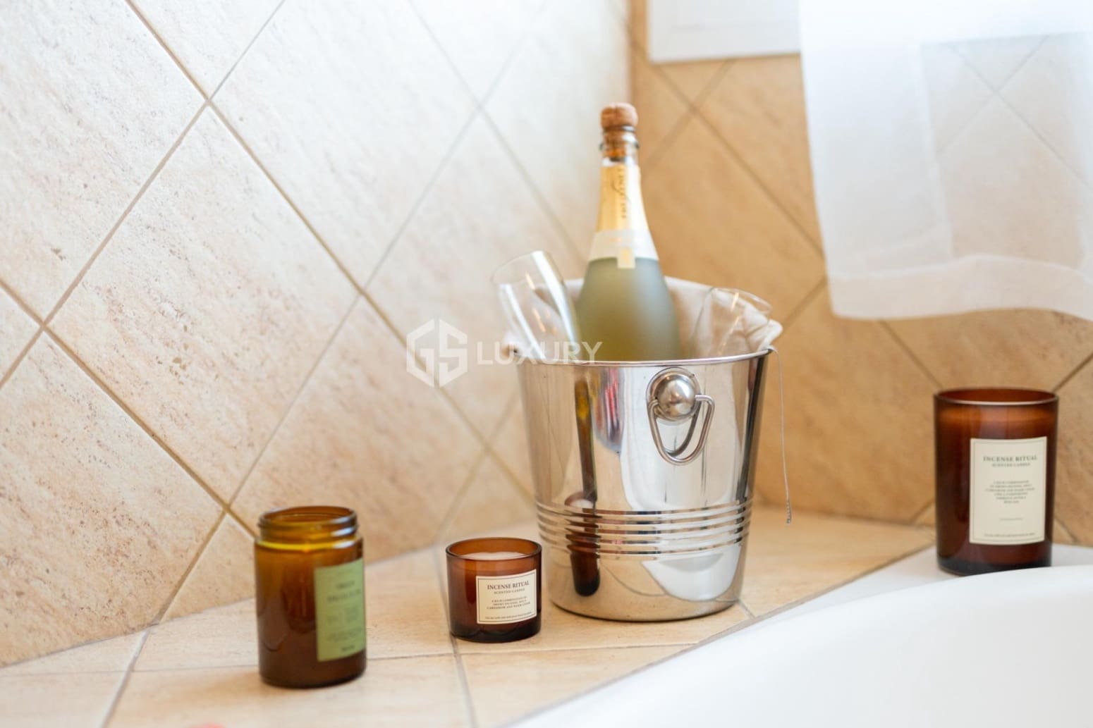 Chalet de 8 habitaciones en San Miguel de Abona en venta con garaje - 1.800.000 € (Ref: 9676146)